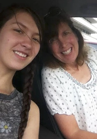 Mother Daughter Duo Volunteer Together