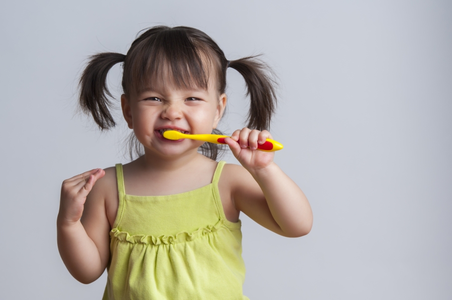 toddlers and teeth brushing battles